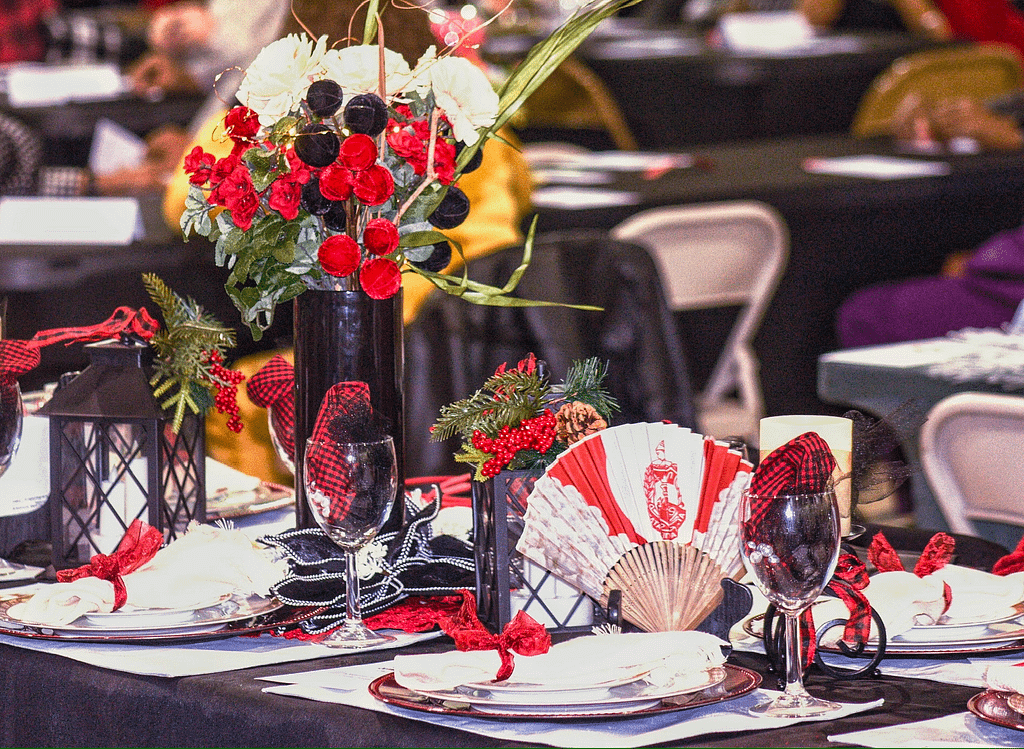 Table decorated in red and black